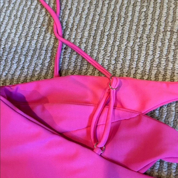 NWT Lovers + Friends no words Vibrant hot Pink cut out One Piece size medium - Picture 7 of 9